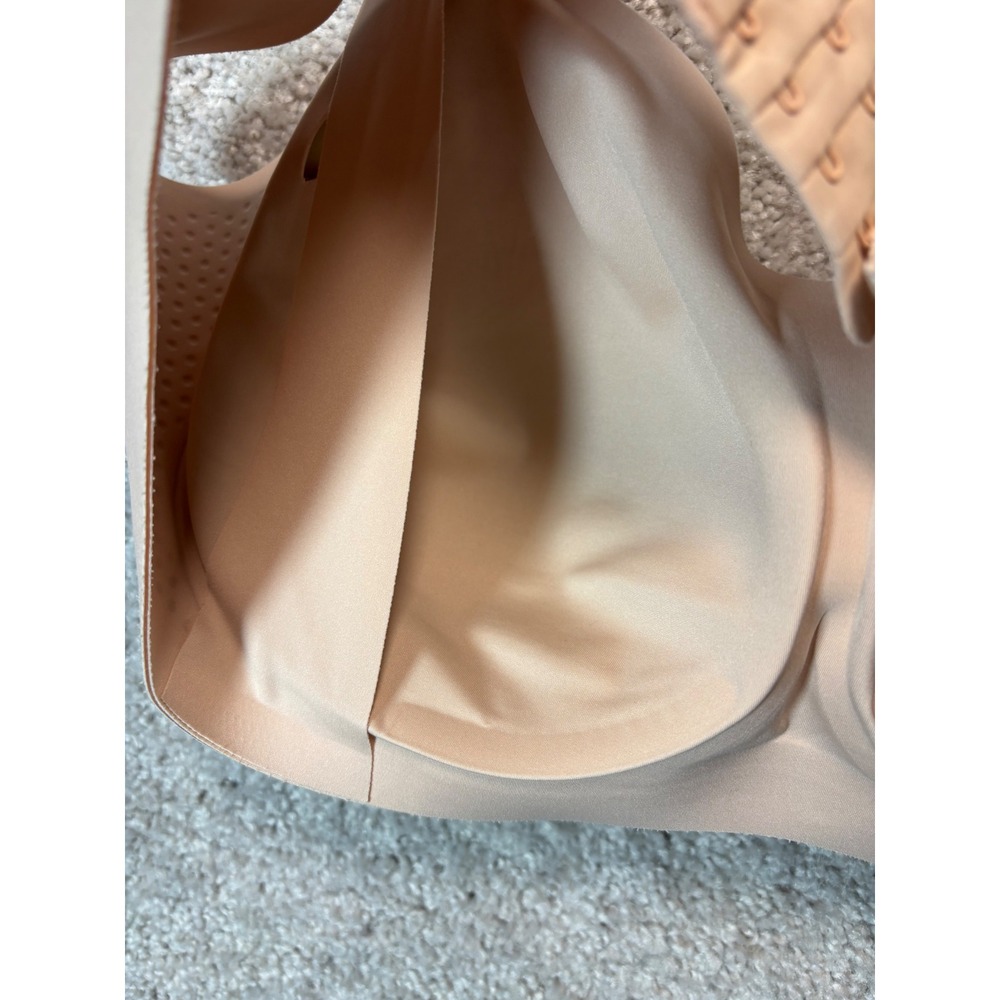Smooth Nude Seamless Wireless Bra with Contrast Straps - Picture 4 of 5
